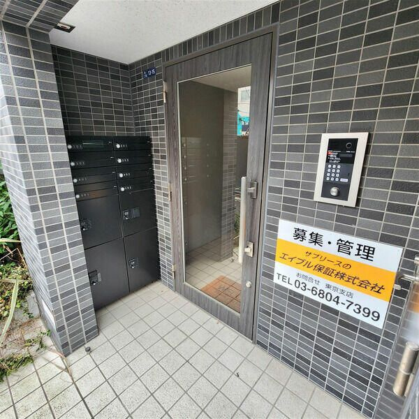 サザンフロント新富町のエントランス