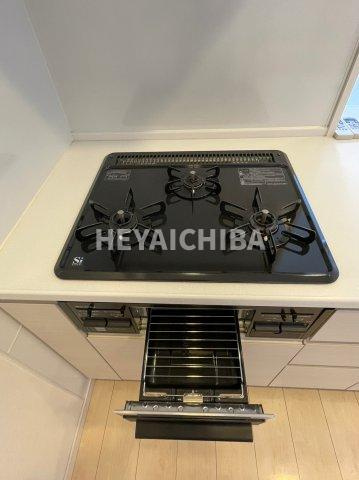 AXAS墨田アジールコートのキッチン|グリル付き3口コンロ