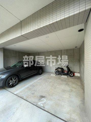 ドルチェ東京押上ツインズ弐番館の駐車場