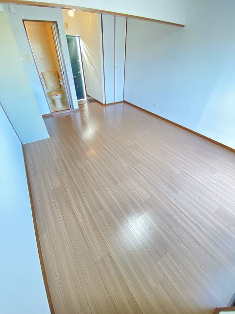 尼崎市塚口本町２丁目の賃貸マンションの居間・リビング