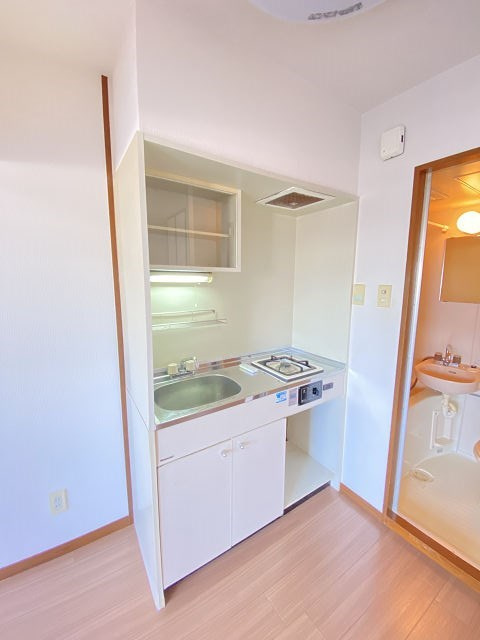 尼崎市塚口本町２丁目の賃貸マンションのキッチン