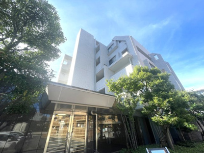 【外観】 | パークホームズ室見駅前 | 手入れの行き届いた、美しい植栽に囲まれた外観です♪