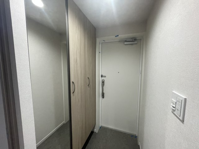 パークホームズ室見駅前の玄関|シューズボックス＆鏡付き！出かける前に身だしなみチェックができるので便利ですよ♪
