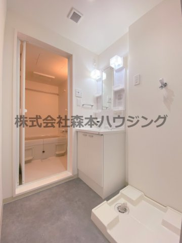 【洗面所】 | 　LIX大和田駅前 | 忙しい朝には欠かせない洗面所です