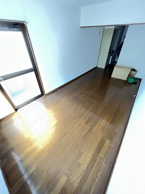 尼崎市塚口本町２丁目の賃貸マンションの居間・リビング