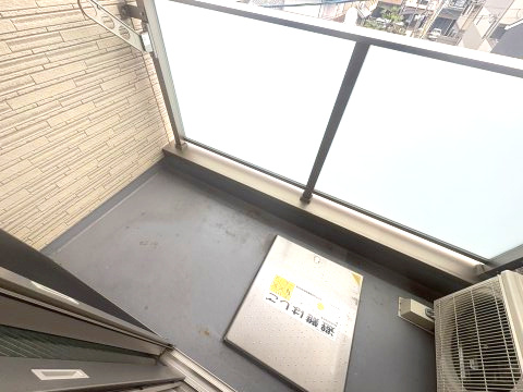 Laviere ESAKAのバルコニー