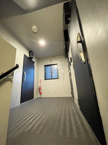 COCOFLAT目白（ココフラット目白）の玄関