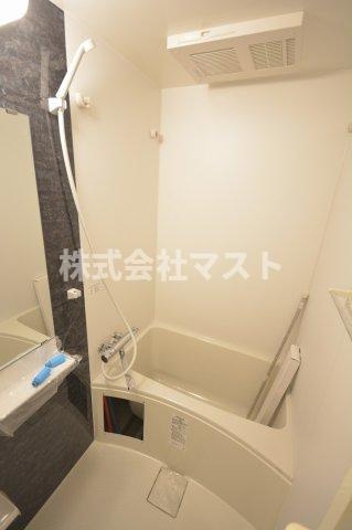 セレニテ難波グランデノールの浴室