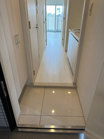 クレヴィスタ梅島の玄関