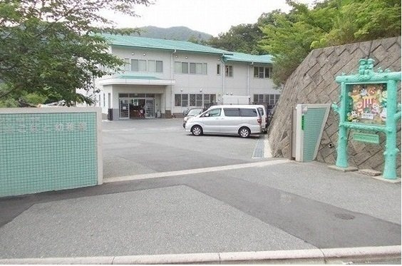 ペアセロベＡの周辺|焼山こばと幼稚園まで1900m