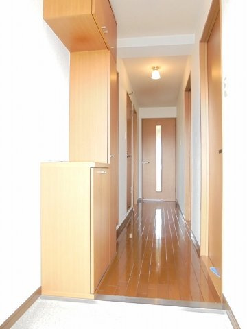 若山ガーデンヒル　Ａ棟の玄関|落ち着いた玄関です