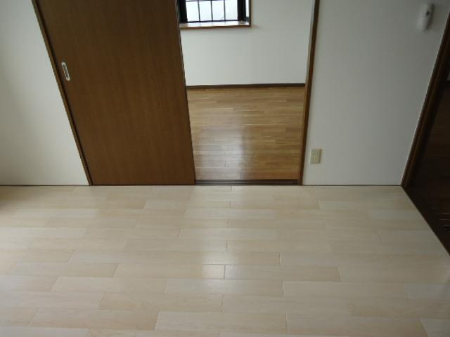 ロイヤルタムラひまわり館の内装|洋室