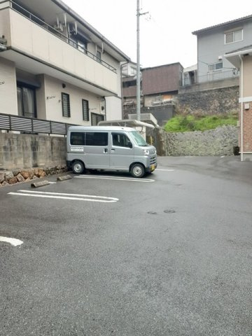 カレントの駐車場|駐車場に車を止められます