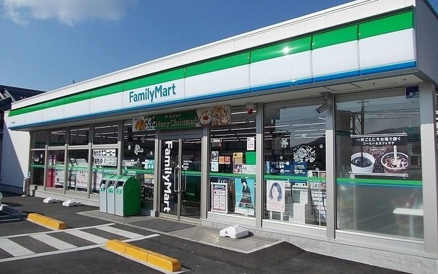 レジレンスパークⅤの周辺|ファミリーマート　呉川尻店まで1000m