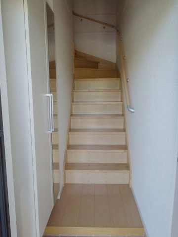エテルノ　アロッジオⅠの玄関|明るい玄関です