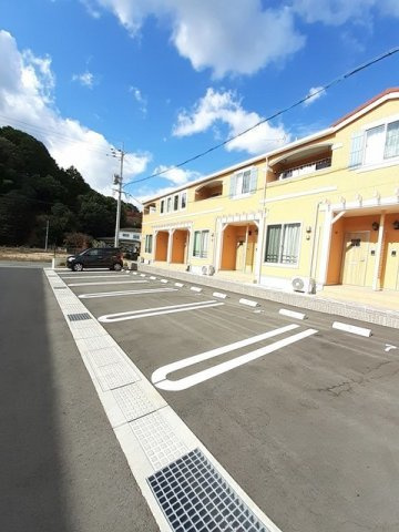 コンフォール　Ａの駐車場|駐車スペースもあります