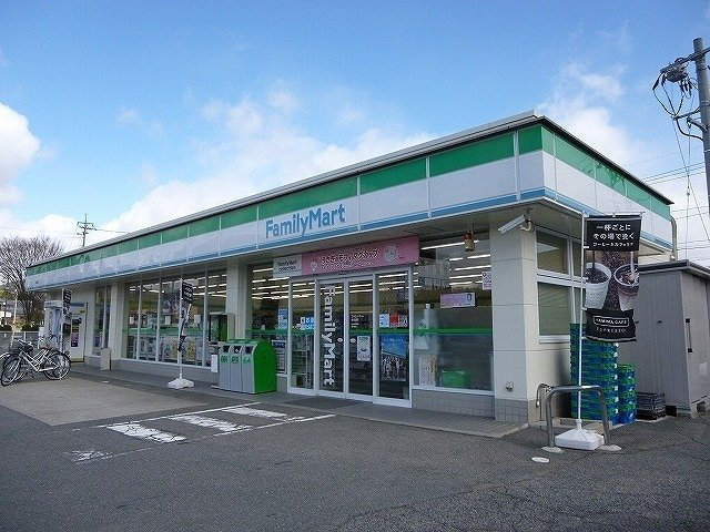 コンフォール　Ａの周辺|ファミリーマート西高屋店まで1600m
