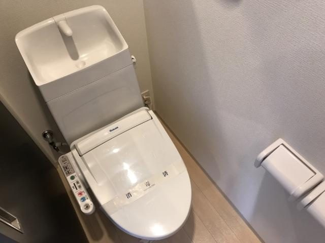ムーンリバーBのトイレ|シャワー付トイレ