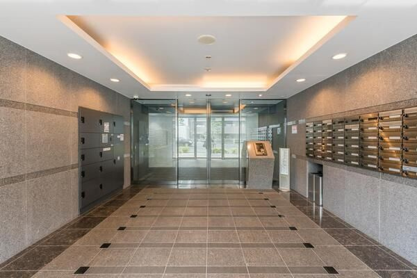 【ロビー】 | ルーブル大鳥居参番館 | 毎日通るロビーはこのようになっています