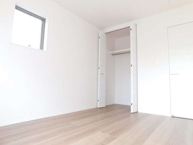 名古屋市南区南野２丁目の新築一戸建の収納|◇２階洋室◇　　明るい洋室６．０帖　全居室収納完備！