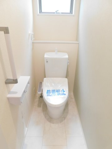 名古屋市南区南野２丁目の新築一戸建のトイレ|◇トイレ◇　　１・２階シャワートイレ　節水タイプ