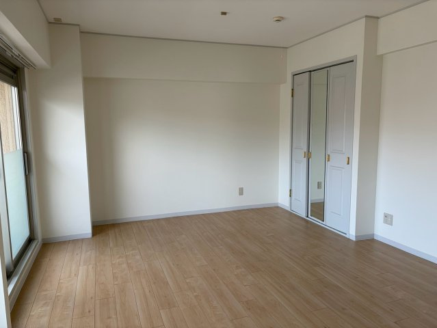 スターハイツ住吉川の居間・リビング