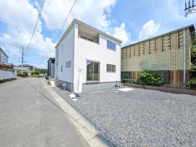 第1下妻市下妻丁　新築戸建　2号棟の前面道路含む現地写真|現地案内会開催中です！ 平日のご見学も可能です。 お気軽にお問い合わせください♪ 【リアライズ不動産】 0297-86-8370まで♪