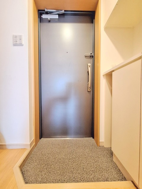 アルファ渋谷の玄関|同タイプの別部屋の写真です
