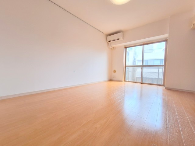 アルファ渋谷の洋室|同タイプの別部屋の写真です
