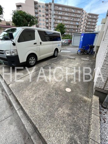 アルテールA棟の駐車場