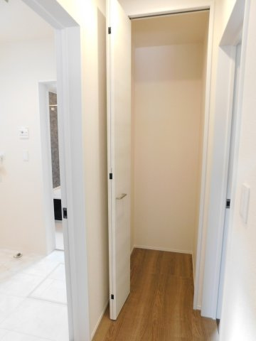 名古屋市南区南野２丁目の新築一戸建の収納|◇１階収納◇　　掃除道具や日用品の収納に便利です！