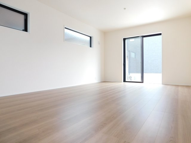 名古屋市南区南野２丁目の新築一戸建の居間・リビング|◇リビング◇　　南面で明るいリビング１７．５帖　心地の良い開放的な空間♪
