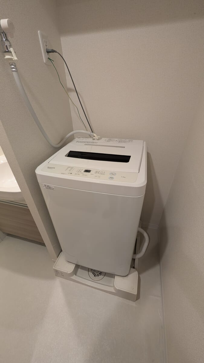 BraTTo三宮貿易センター前