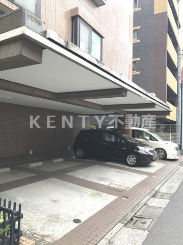 【駐車場】 | ルミエール多摩川 | 駐車場があるので、車を買う予定の方も安心です