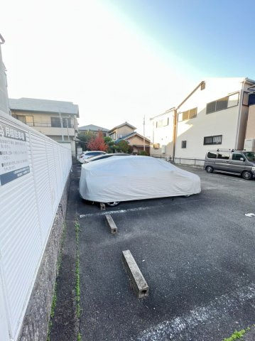 丸矢マンションの駐車場