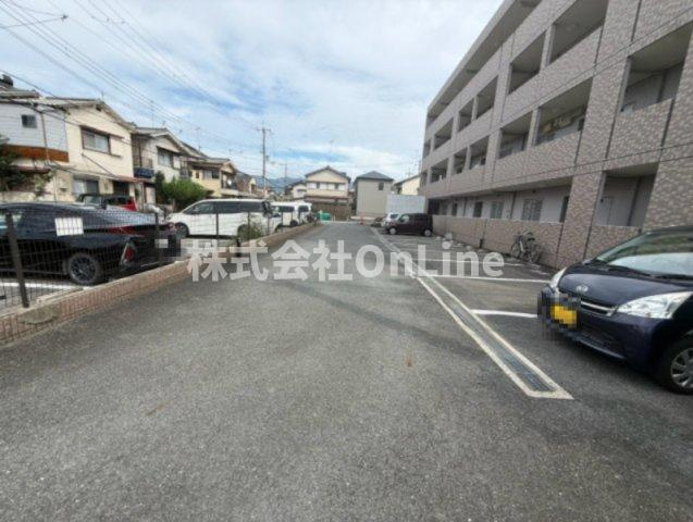 ジャン・ピュールⅡ番館の駐車場