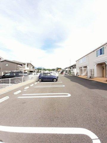 ピュアⅡの駐車場|高崎、前橋のお部屋探しはエンドスケープまで！お客様の理想お聞かせ下さい♪