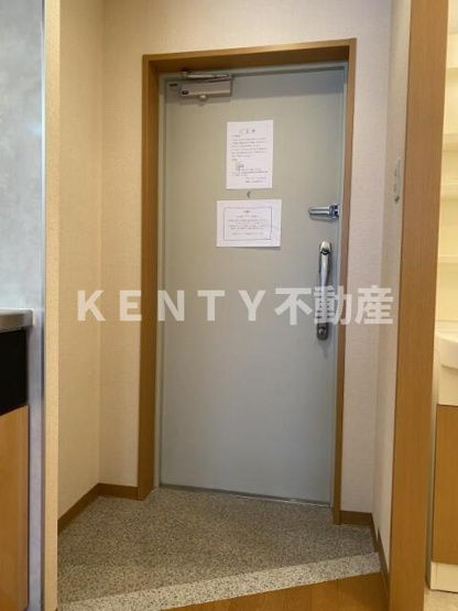 【玄関】 | フランディル（品川区） | 収納もある玄関です