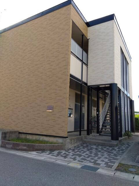 BraTTo秋田メゾンドゥ