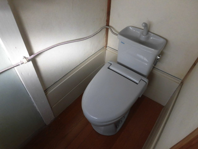 中之島アパートのトイレ