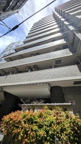 BraTTo阿波座ステーションフロント