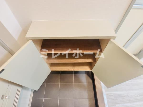 大井鹿島谷ハイツの玄関