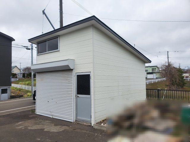 紋別市落石町３丁目３３番１８号の駐車場