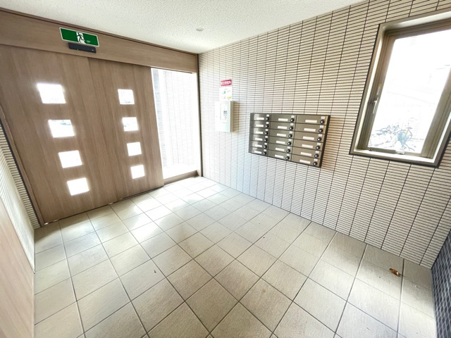 松原市田井城４丁目の賃貸マンションのロビー