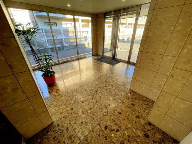 藤井寺市林２丁目の賃貸マンションのロビー