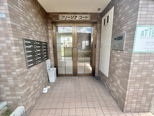 藤井寺市藤井寺３丁目の賃貸マンションのエントランス
