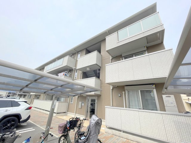 松原市天美我堂６丁目のアパートの外観