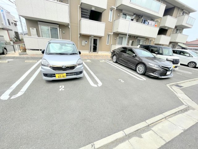 松原市天美我堂６丁目のアパートの駐車場