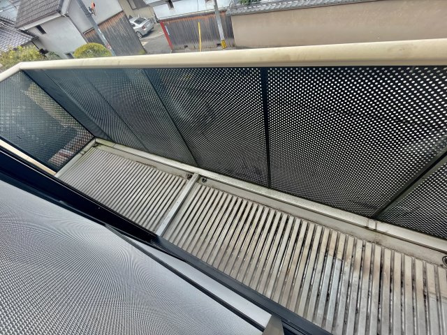 松原市立部２丁目のアパートのバルコニー