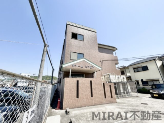 柏原市旭ケ丘３丁目の賃貸マンションの外観
